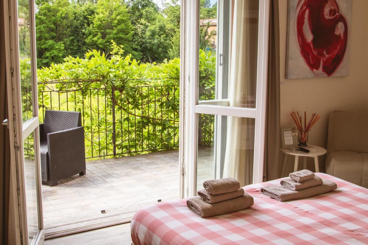 Agriturismo Familiare I Giardini Del Lago Βαρέζε Εξωτερικό φωτογραφία
